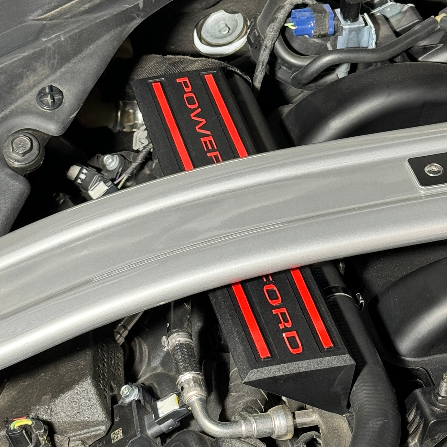 Fuel Rail Cover Overlay